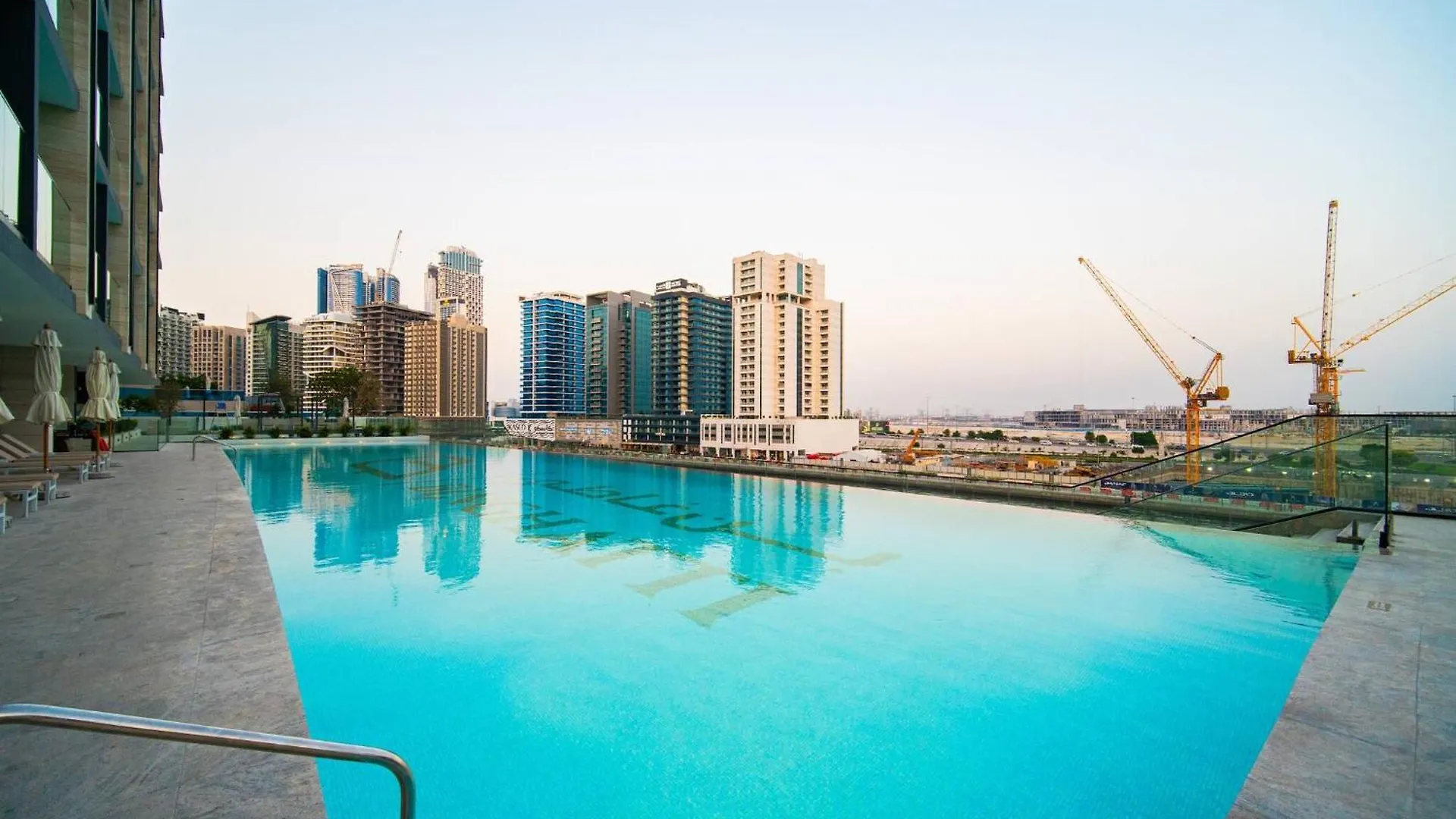 アパート Your Private Jacuzzi On A High Floor Studio ドバイ