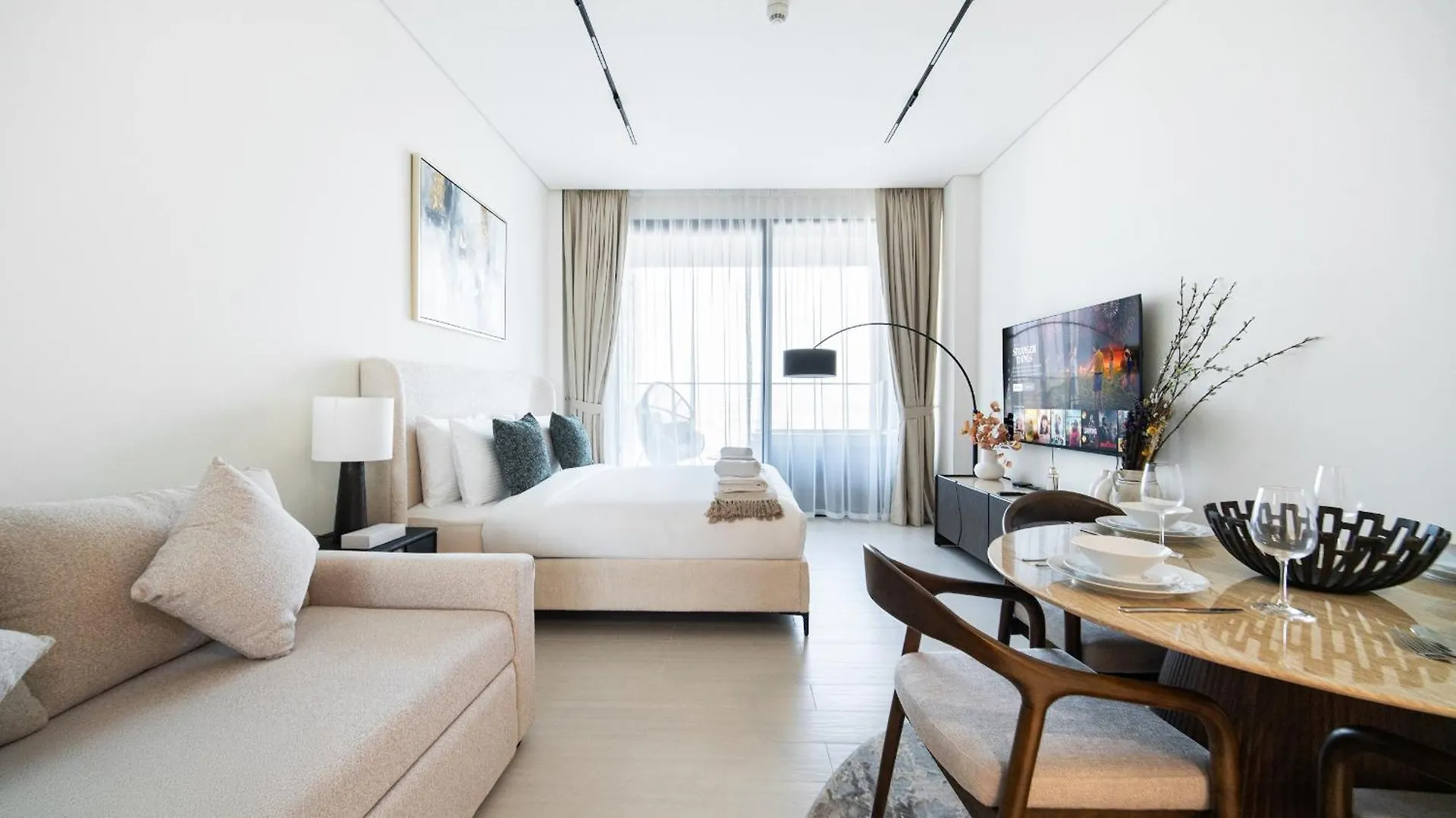 Your Private Jacuzzi On A High Floor Studio Dubai